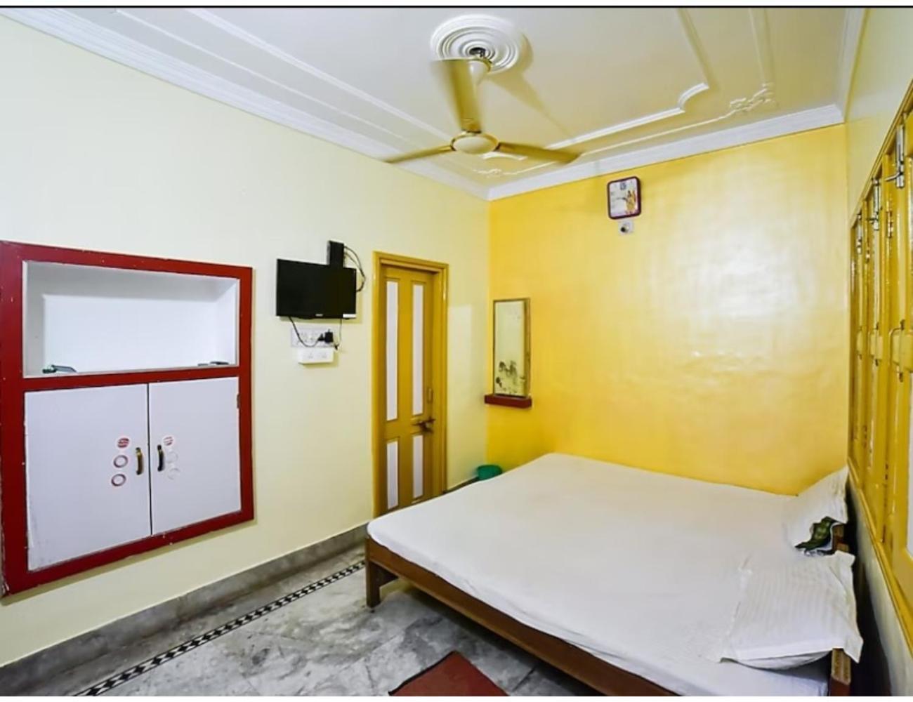 Homestay Shivam Guest House, *