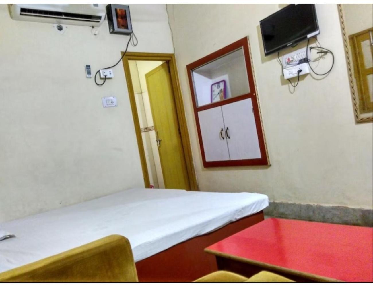 Shivam Guest House,